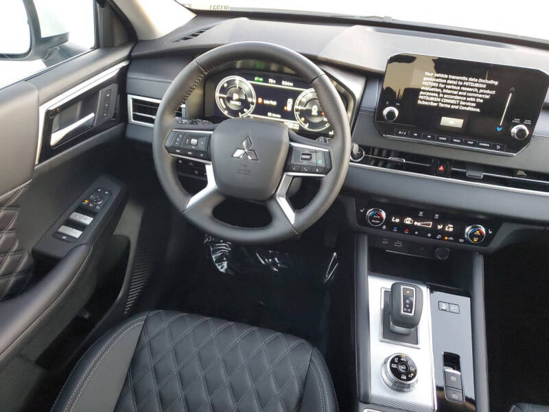 2025 Mitsubishi Outlander PHEV SEL