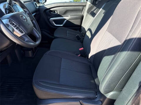 2018 Nissan Titan SV