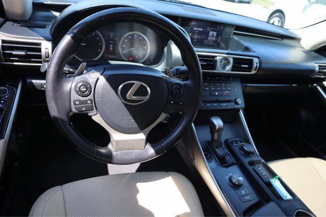 2016 Lexus IS 200t