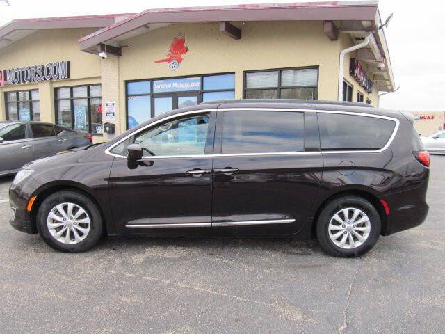 2017 Chrysler Pacifica Touring-L