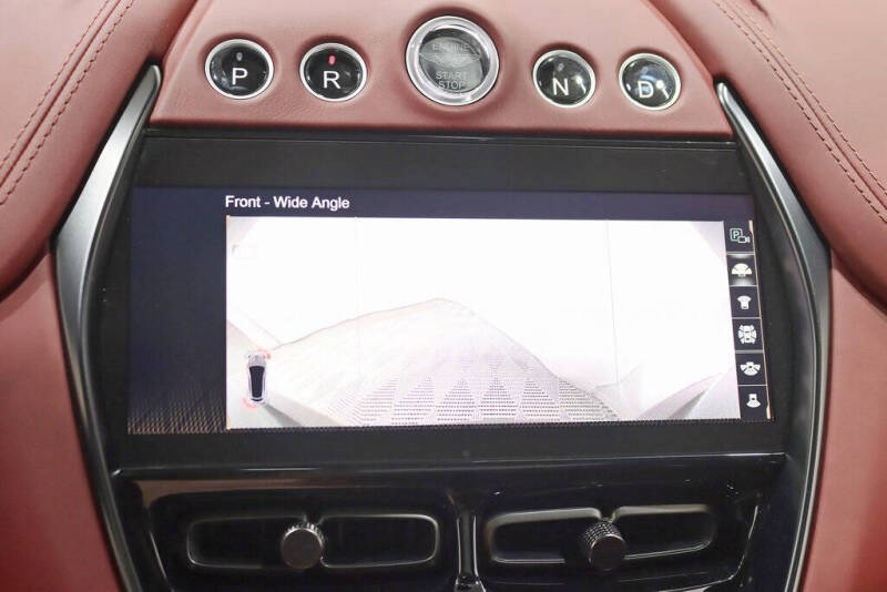 2021 Aston Martin DBX