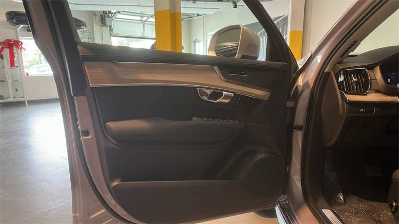 2026 Volvo XC90 B5 Plus 7P