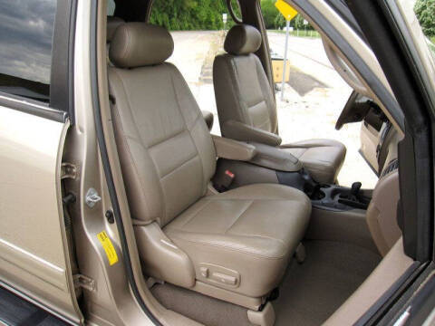 2004 Toyota Sequoia SR5