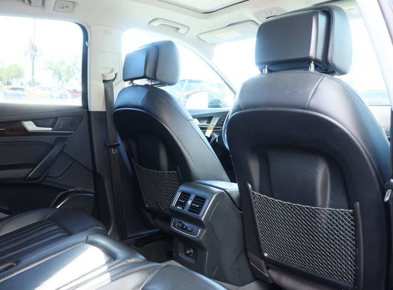 2020 Audi Q5 quattro Titanium Premium 45 TFSI