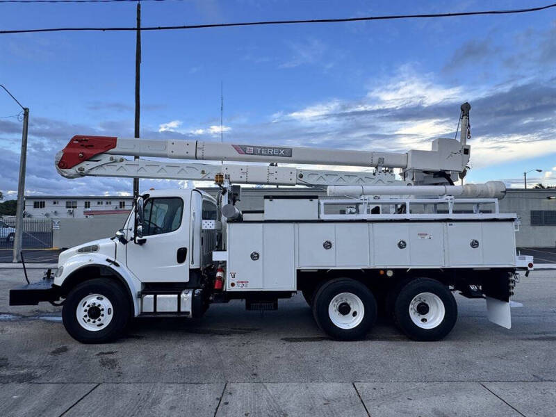 2017 Freightliner M2 106