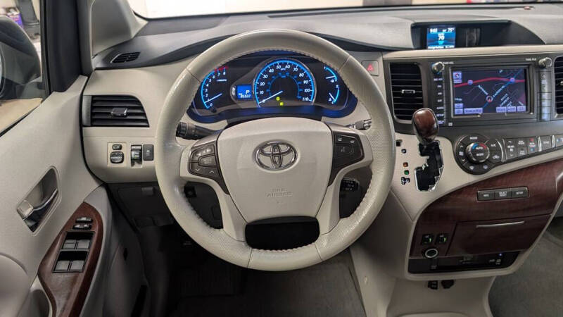 2012 Toyota Sienna