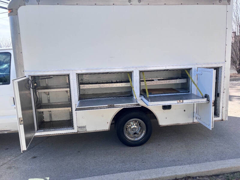 2012 Ford E-Series E-350 SD