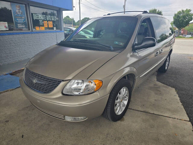 2002 Chrysler Town and Country for sale at QUEENSGATE AUTO SALES in York, PA