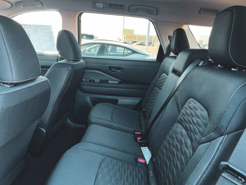 2025 Nissan Pathfinder S