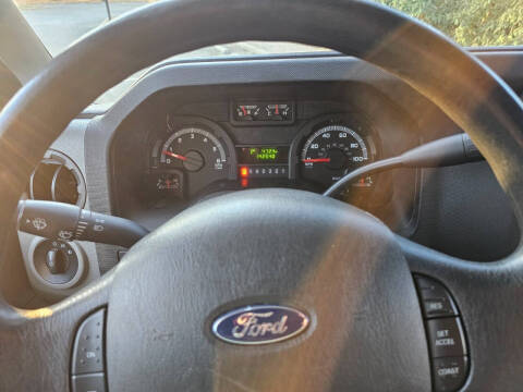 2014 Ford E-Series E-450 SD