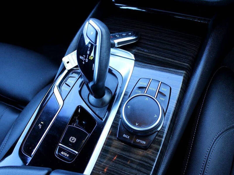 2022 BMW 5 Series 530i