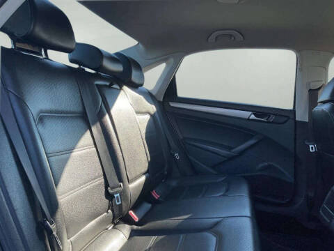 2014 Volkswagen Passat 1.8T Wolfsburg Edition PZEV