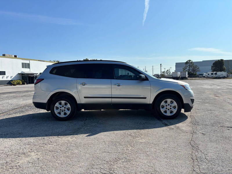 2017 Chevrolet Traverse LS