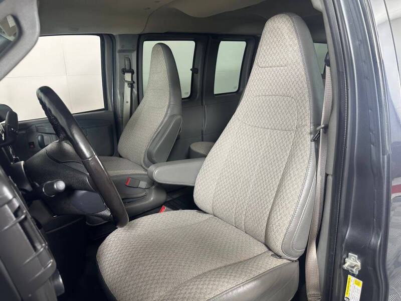 2017 Chevrolet Express LS 2500