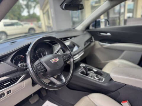 2019 Cadillac XT4 Premium Luxury