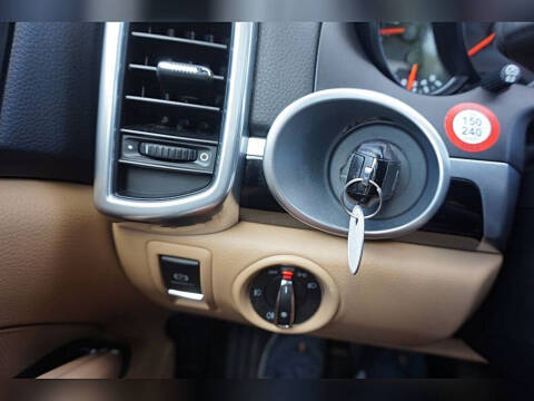 2014 Porsche Cayenne Platinum