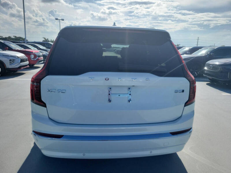 2026 Volvo XC90 B5 Core