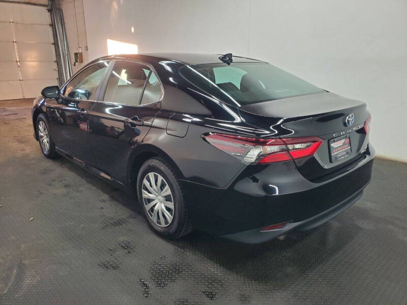 2022 Toyota Camry LE photo 5