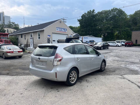 2017 Toyota Prius v Two