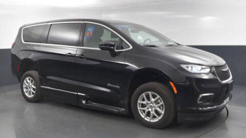 2024 Chrysler Pacifica Touring