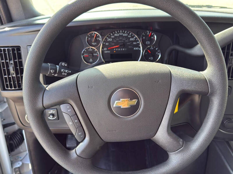 2025 Chevrolet Express 2500