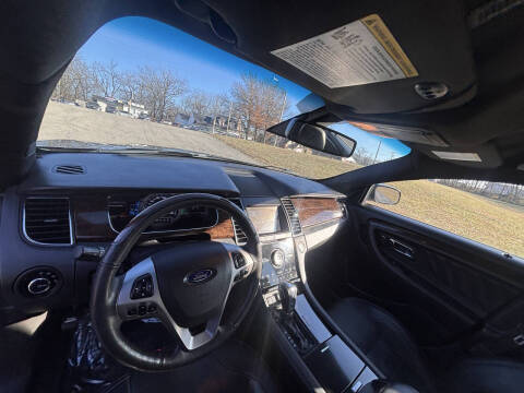 2018 Ford Taurus Limited