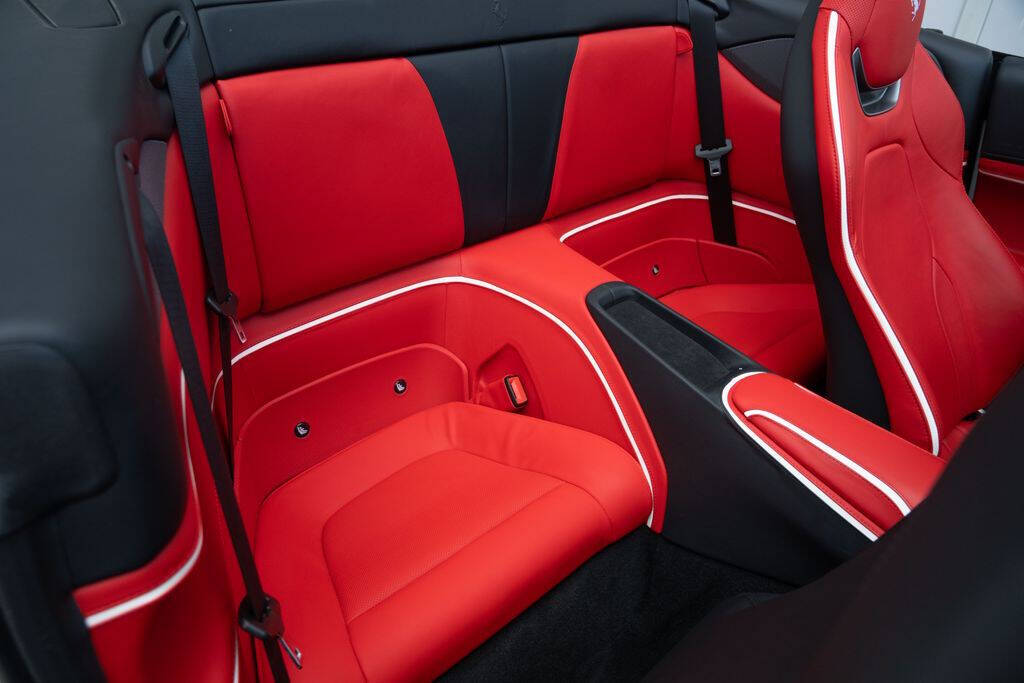 2023-ferrari-portofino-m-base-2dr-convertible.jpg