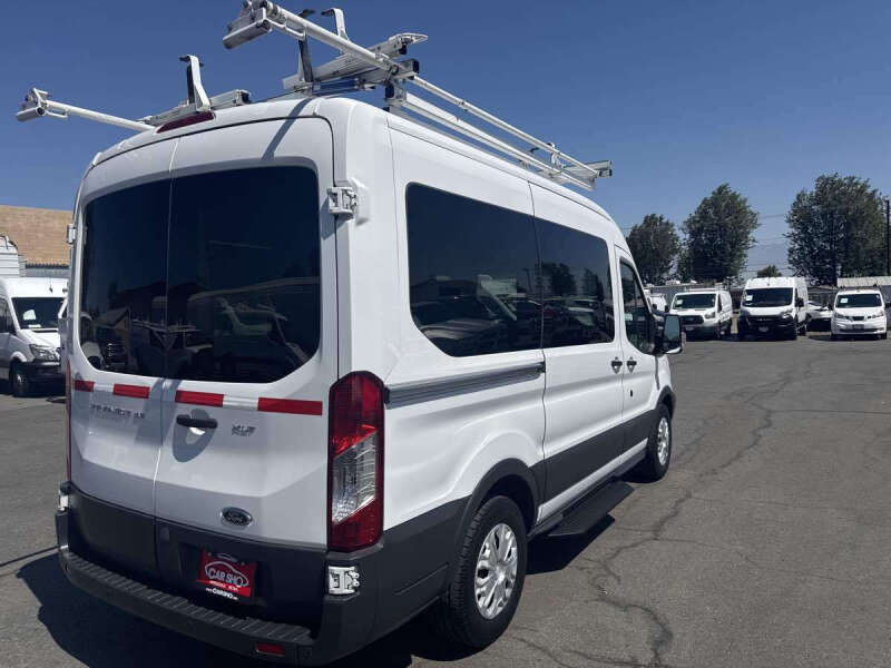 2017 Ford Transit 150 XLT
