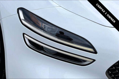 2023 Genesis G70