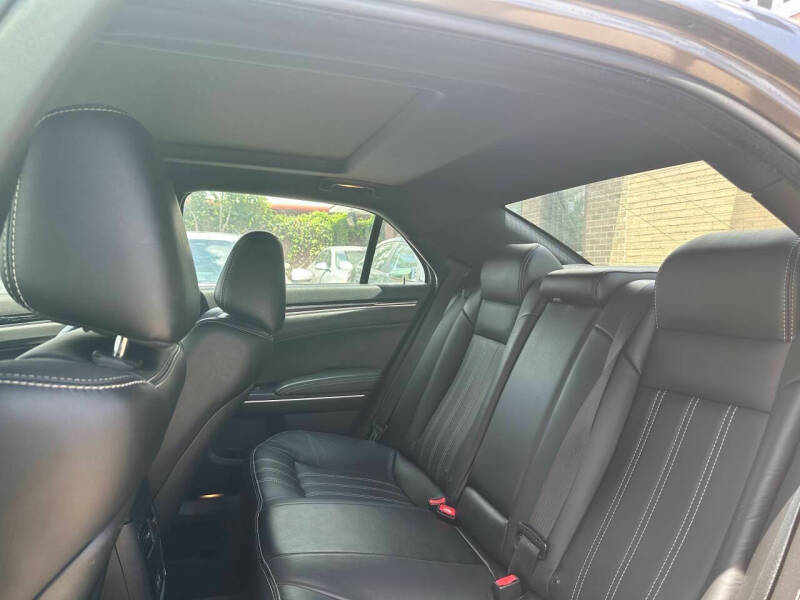 2018 Chrysler 300 S
