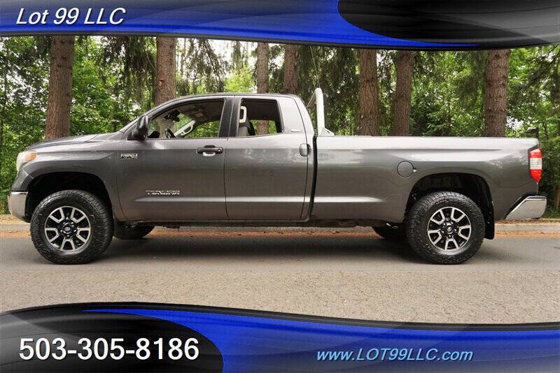 2018 Toyota Tundra SR5's photo