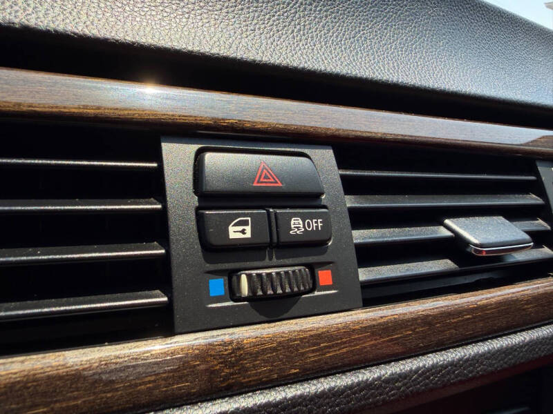 2012 BMW 3 Series 328i