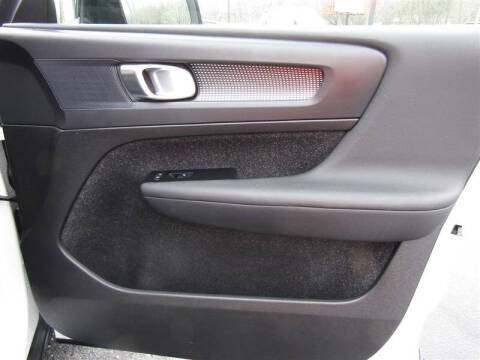 2021 Volvo XC40 T5 R-Design