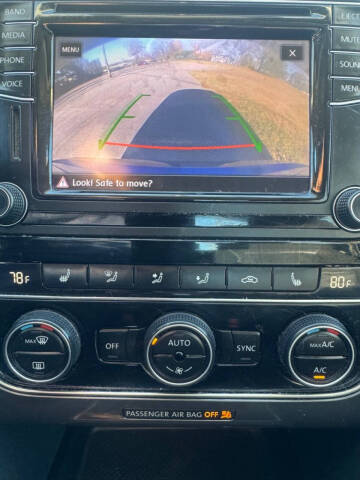 2017 Volkswagen Passat 1.8T R-Line