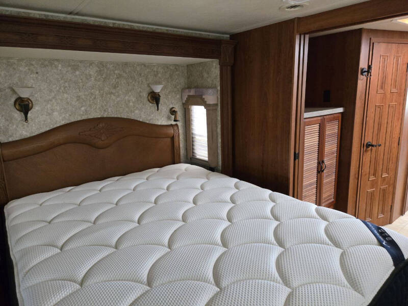 2006 Coachmen RV Encore 40 T/S