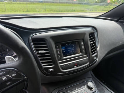 2015 Chrysler 200 S