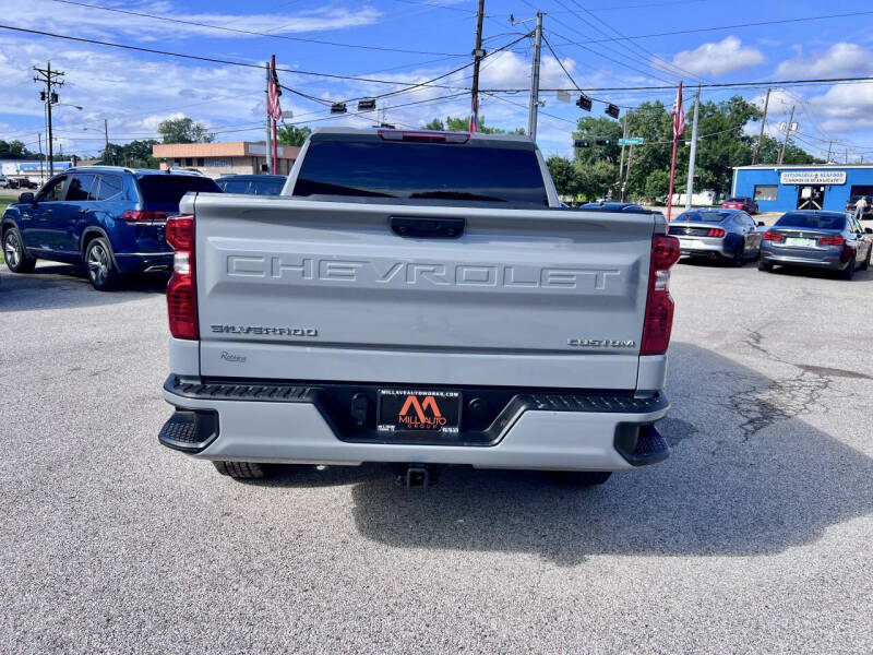 2024 Chevrolet Silverado 1500 Custom