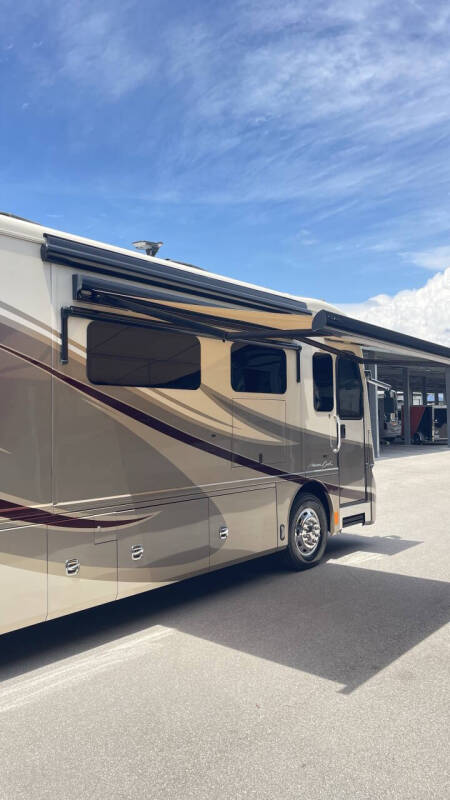 2013 Freightliner XCM Chassis
