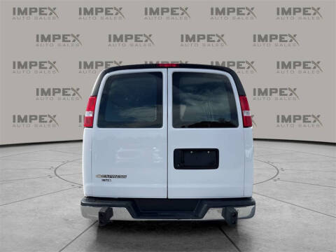 2023 Chevrolet Express 2500