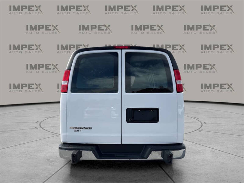 2023 Chevrolet Express 2500