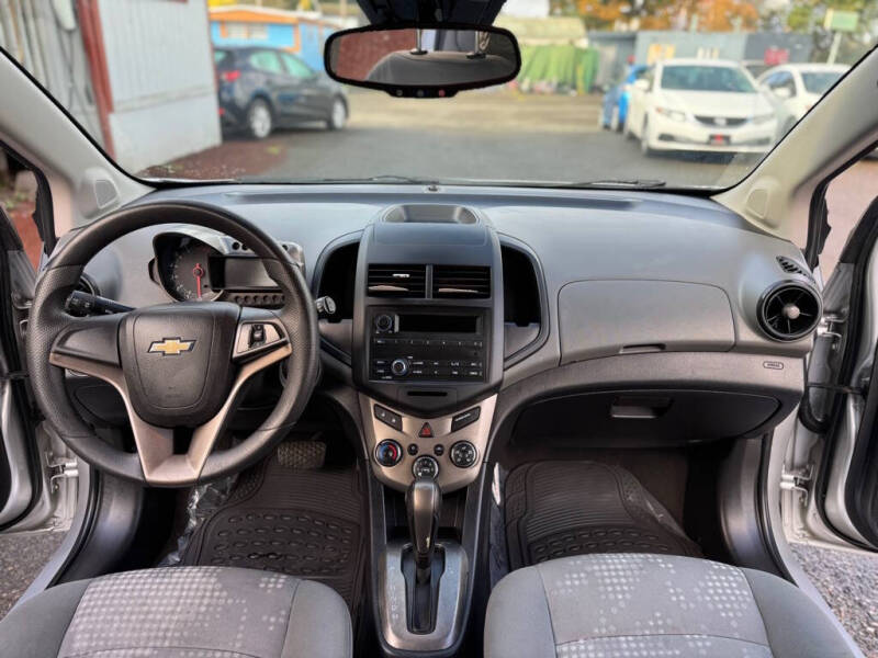 2013 Chevrolet Sonic LS Auto