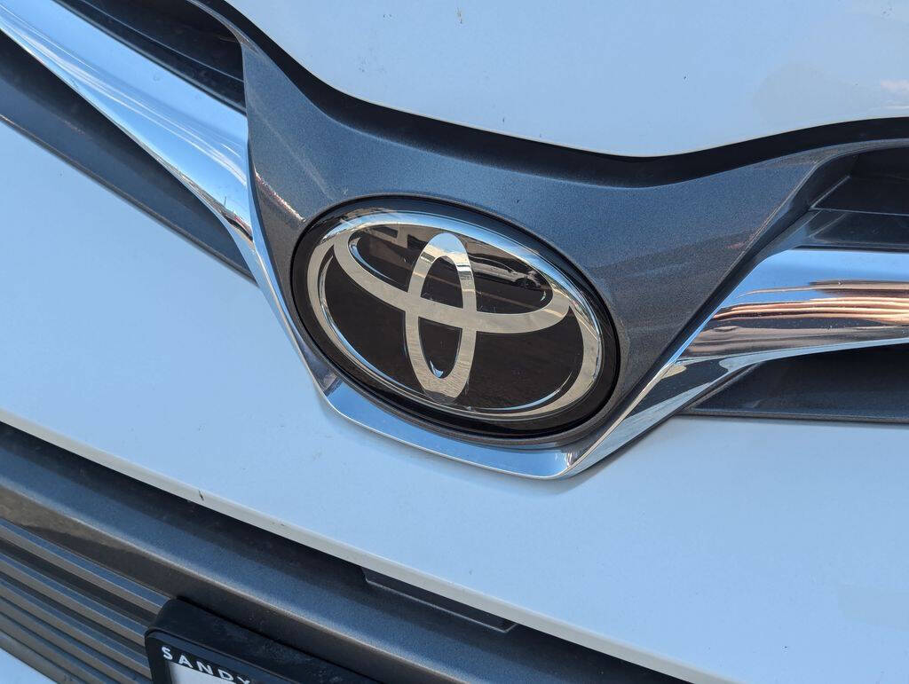 2019 Toyota Sienna for sale at Axio Auto Boise in Boise, ID