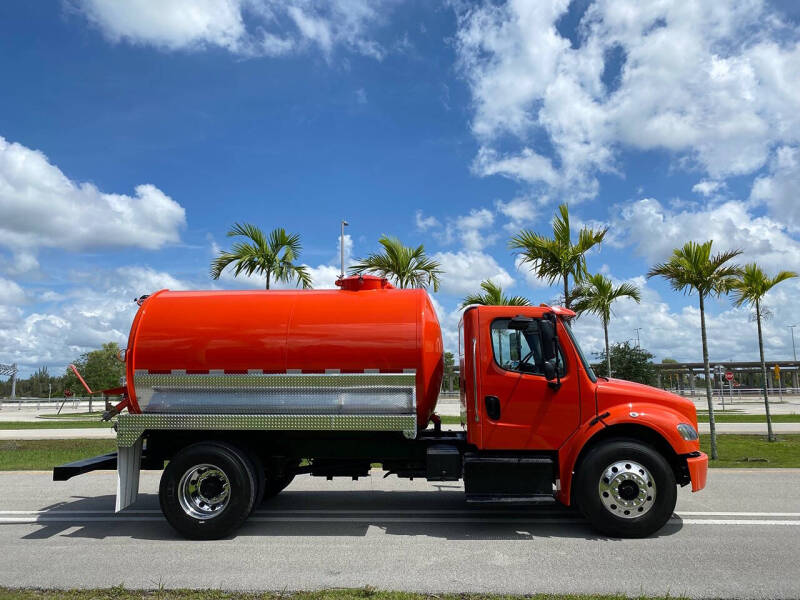 2018 Freightliner M2 106