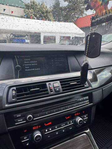 2011 BMW 5 Series 528i