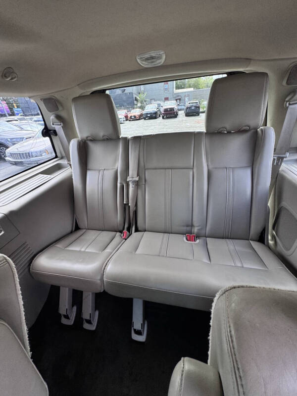 2016 Lincoln Navigator Select