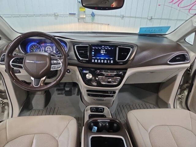 2017 Chrysler Pacifica Touring-L Plus