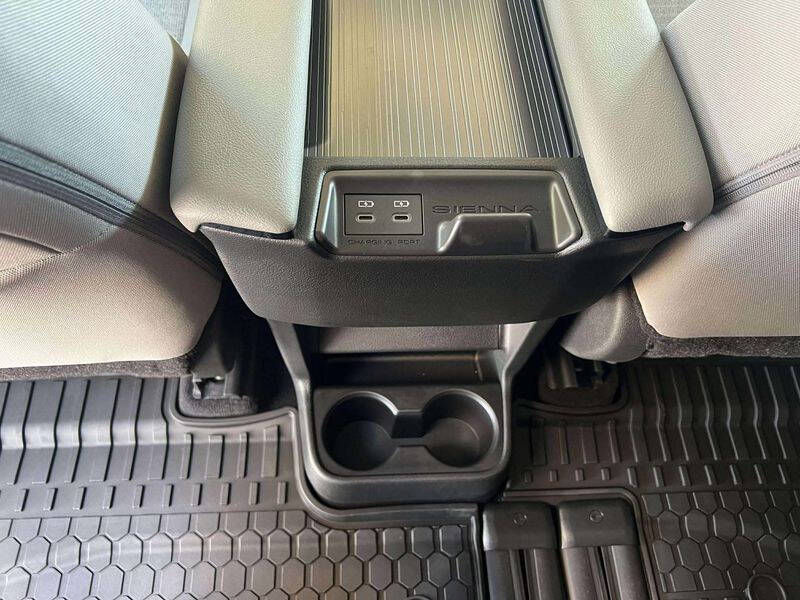 2026 Toyota Sienna LE 8-Passenger