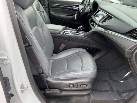 2020 Buick Enclave Essence