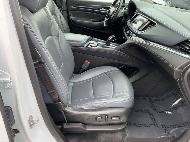 2020 Buick Enclave Essence