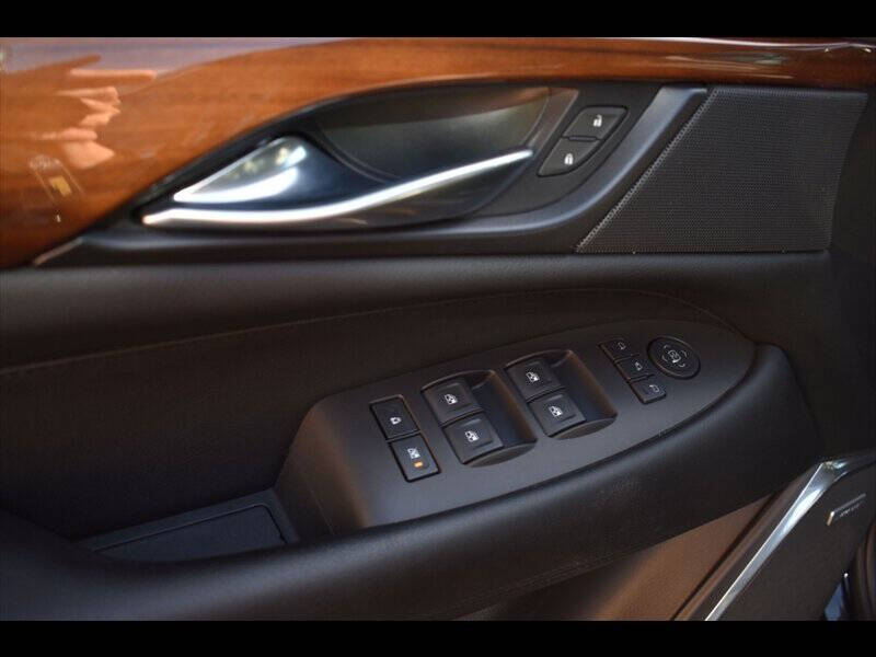 2017 Cadillac Escalade Luxury